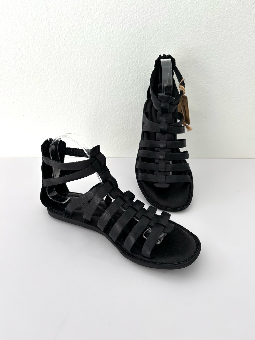 Born Ohm Gladiator Sandals NWT Black Leather Cage-Style Zip-Back Comfort 8